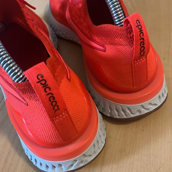 Nike Epic React Flyknit 2 'Chile - Picture 5 of 9